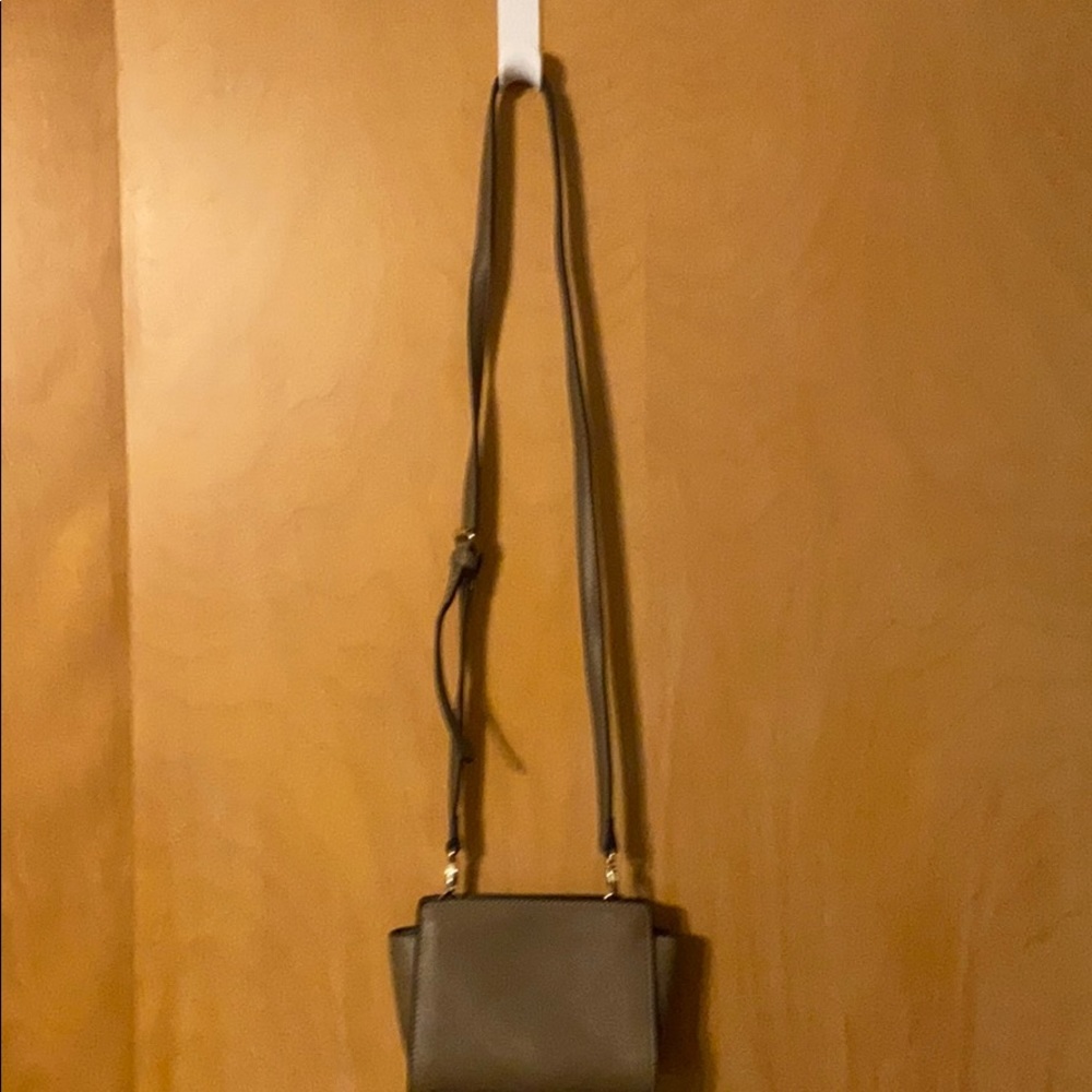 Simply Noelle brown zippered purse